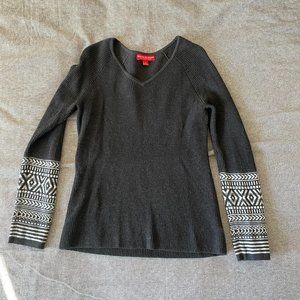 Krimson Klover Waffle Knit V-neck Sweater, size S